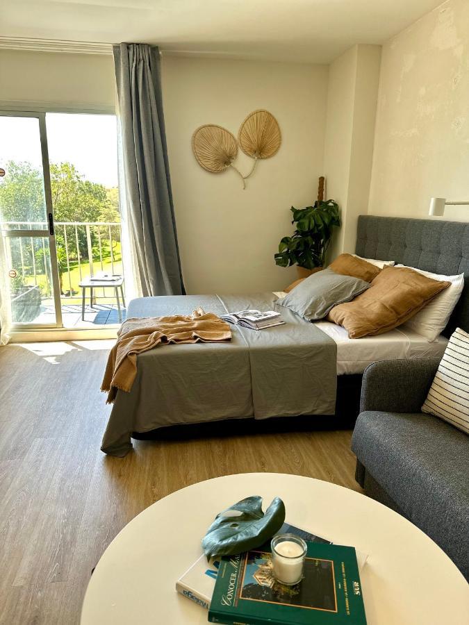 Minerva Estudio Suite La Biznaga , Beach And Pool 贝纳尔马德纳 外观 照片